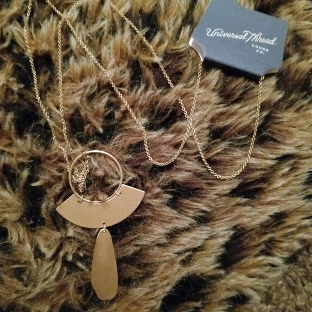 Long Universal Thread necklace